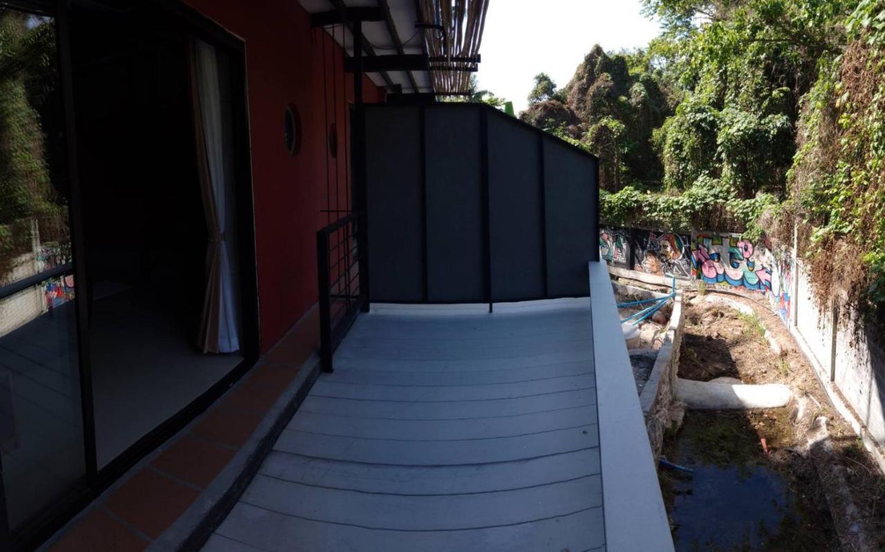 White Jail At Koh Tao Hostel المظهر الخارجي الصورة