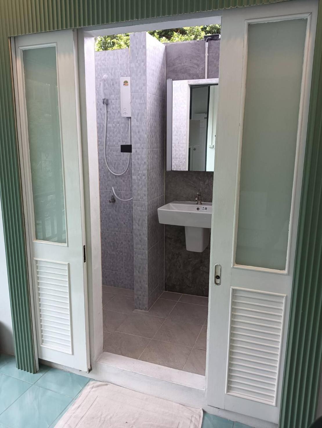 White Jail At Koh Tao Hostel المظهر الخارجي الصورة